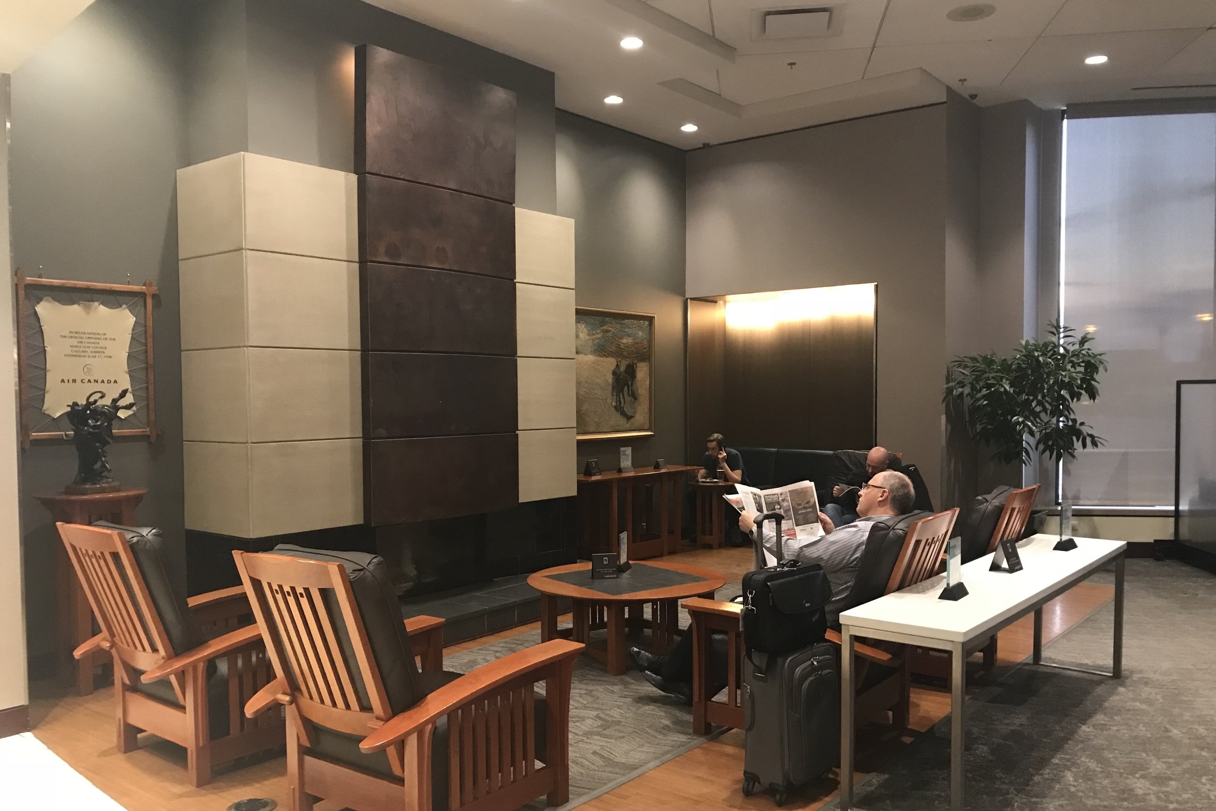 AirCanadaMapleLeafLoungeCalgary28829