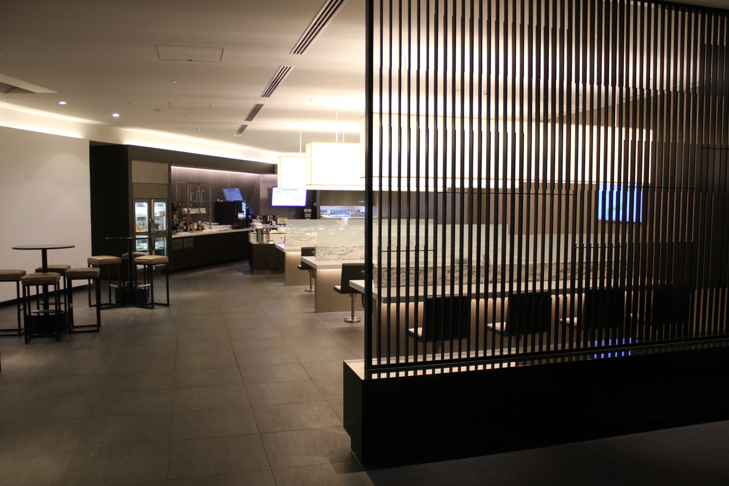ANA Suite Lounge 9